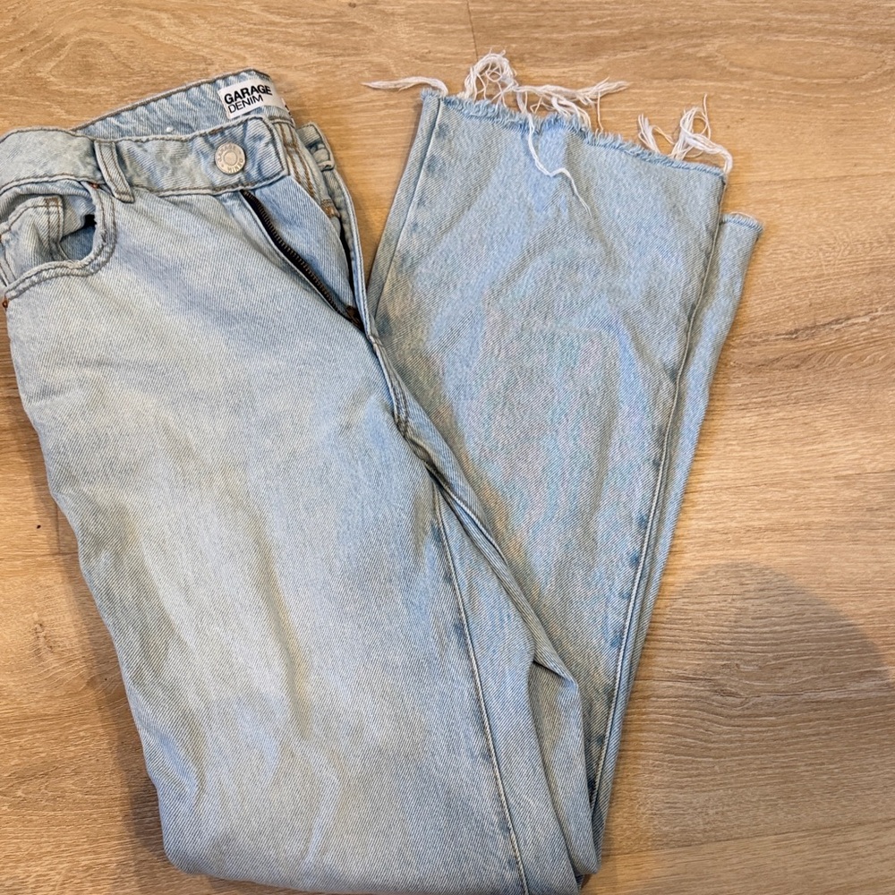 Garage Women's Faded Blue Ankle Jeans